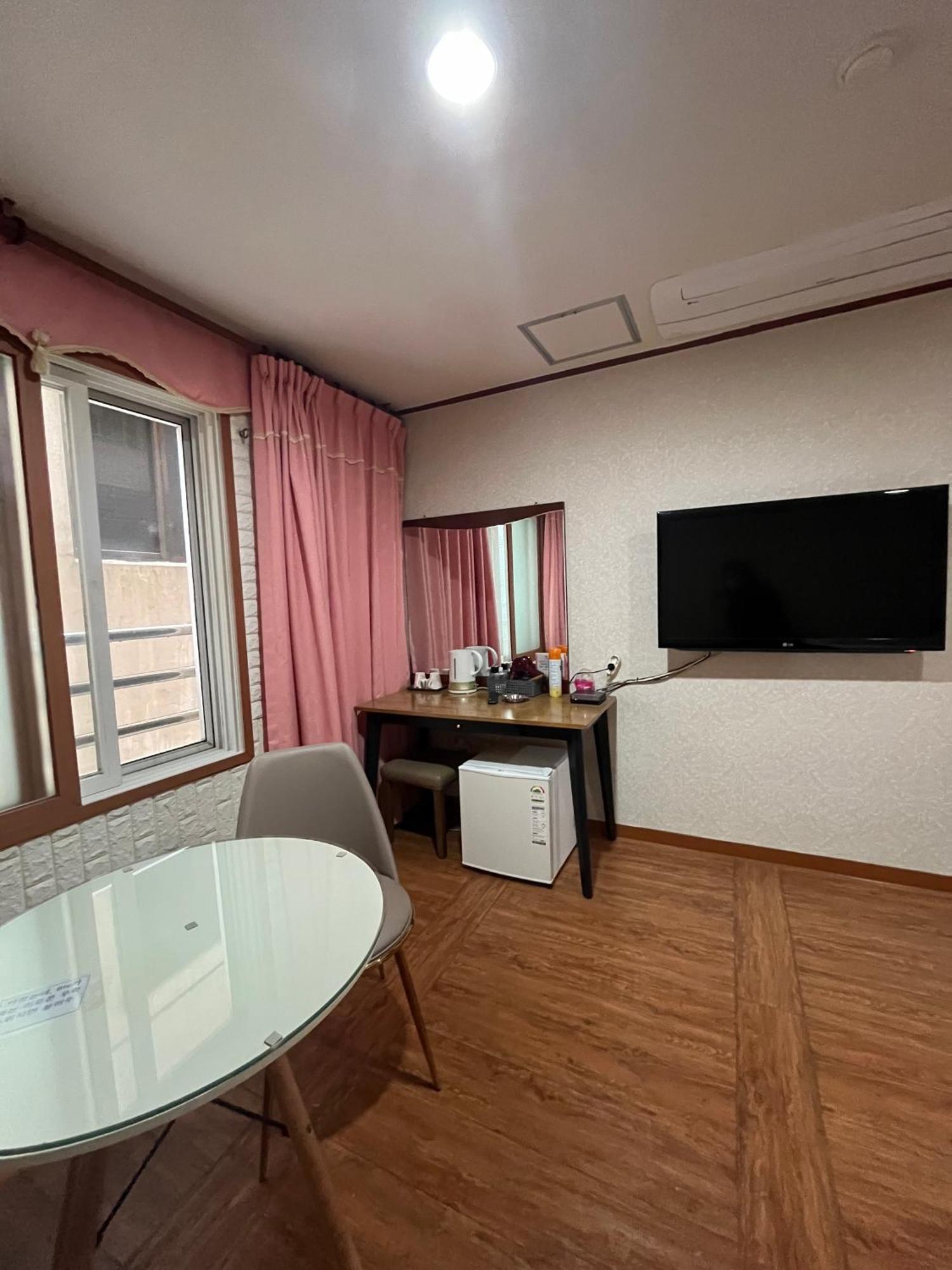 Oreum Motel 済州市 エクステリア 写真