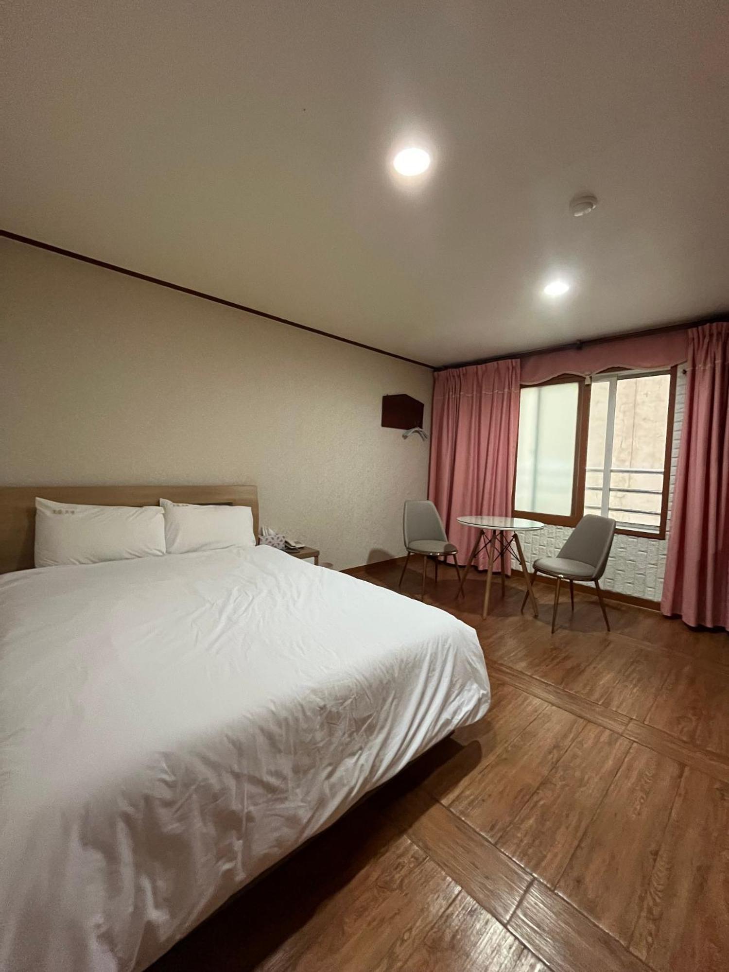 Oreum Motel 済州市 エクステリア 写真